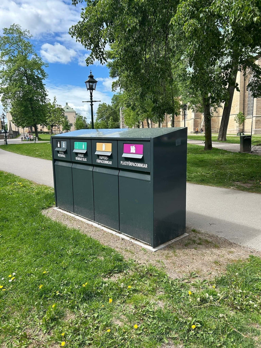 Linköping City Centre - Loop outdoor recycling bins
