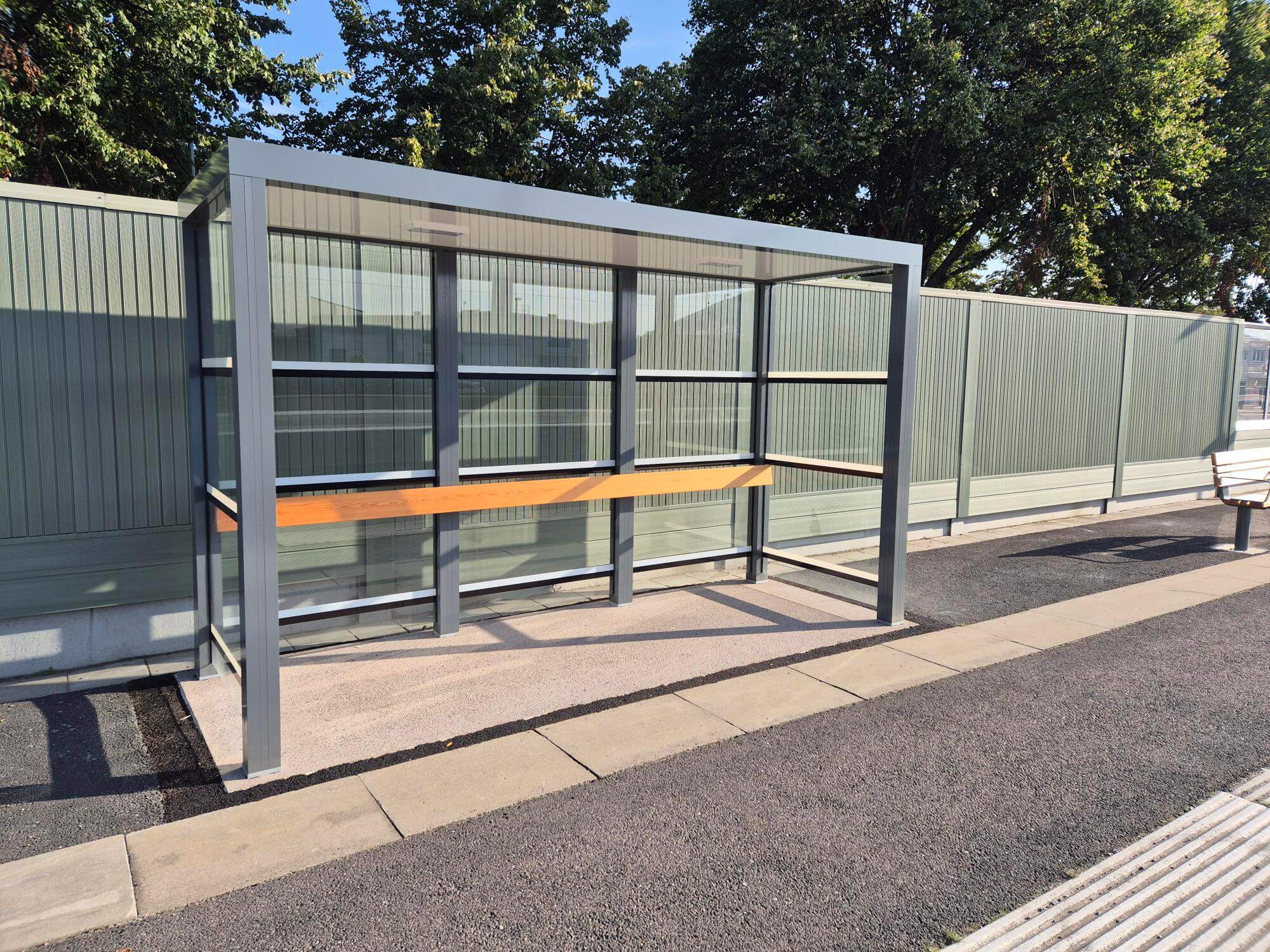 Bus shelter SHARP