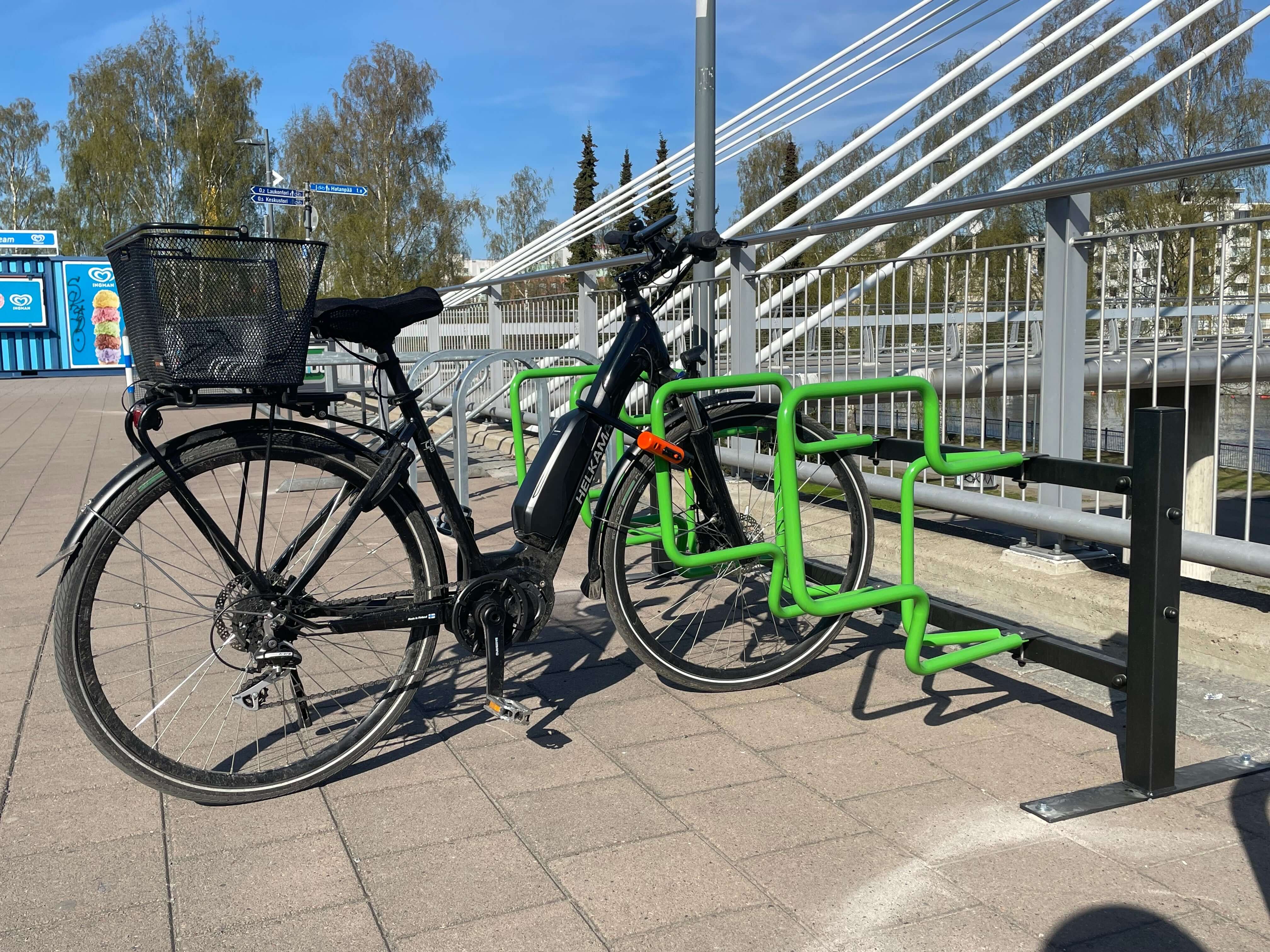 Bicycle rack CubiQ Premium, 1-sided, surface-mounted