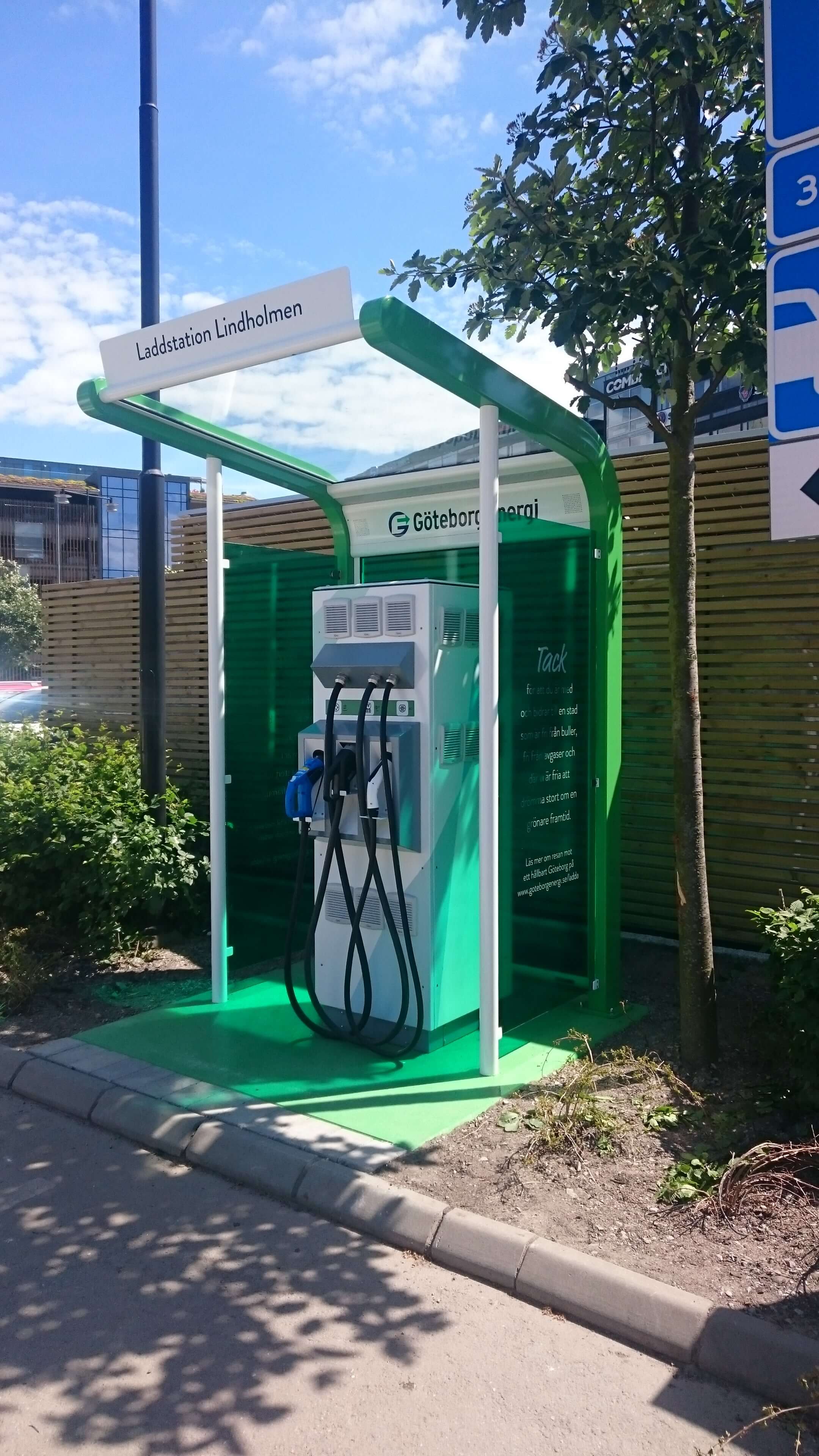 Utopia charging shelter