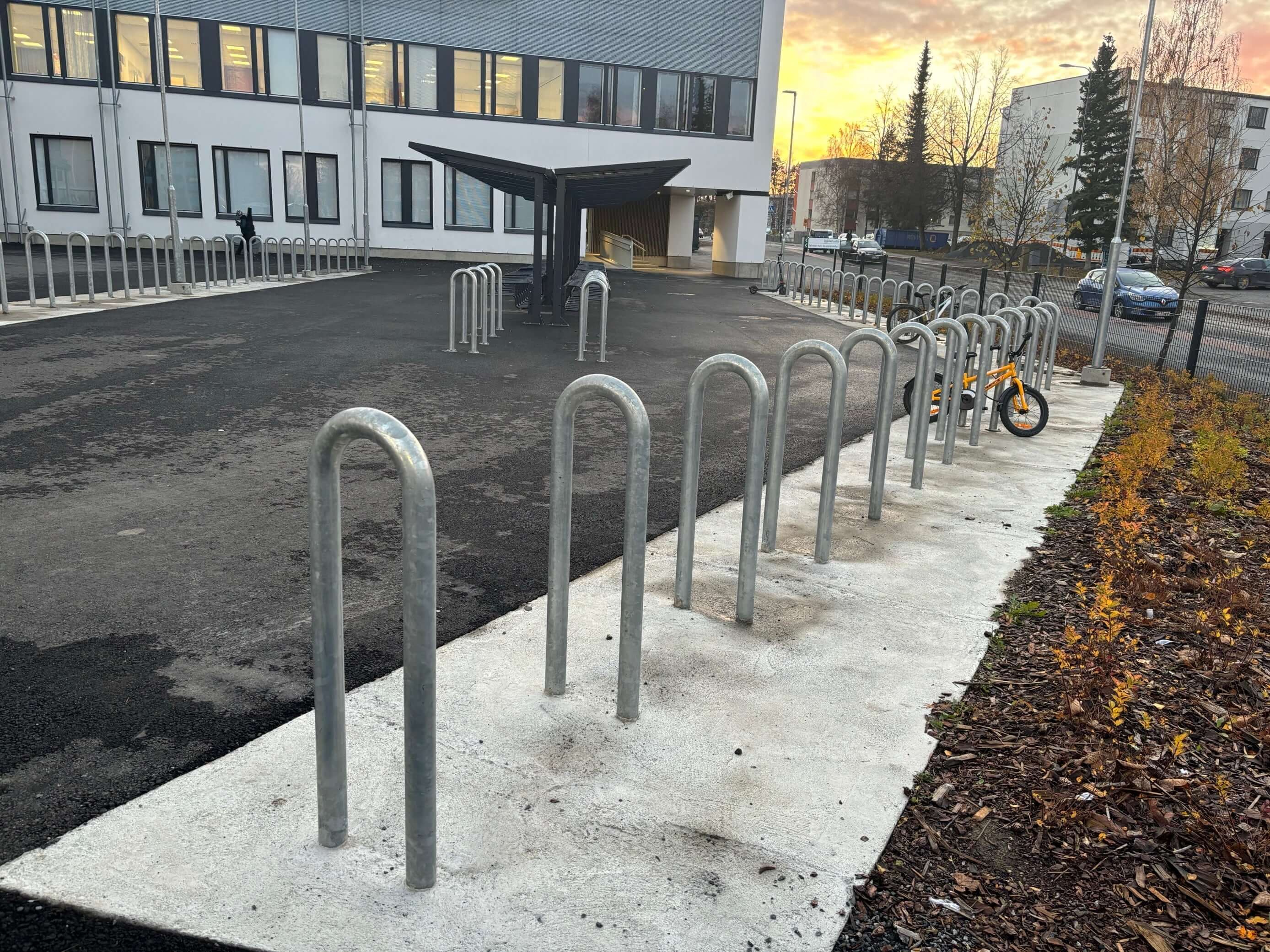 U2 frame-locking bicycle stand, 300 mm